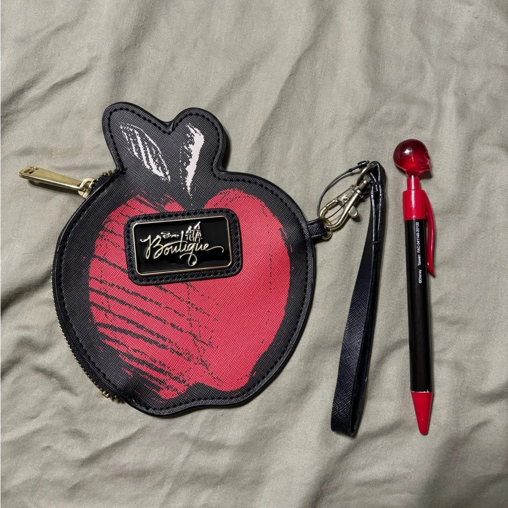 Disney poison Apple Skull Wristlet - Picture 2 of 3